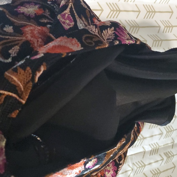 Dress - Picture 7 of 9